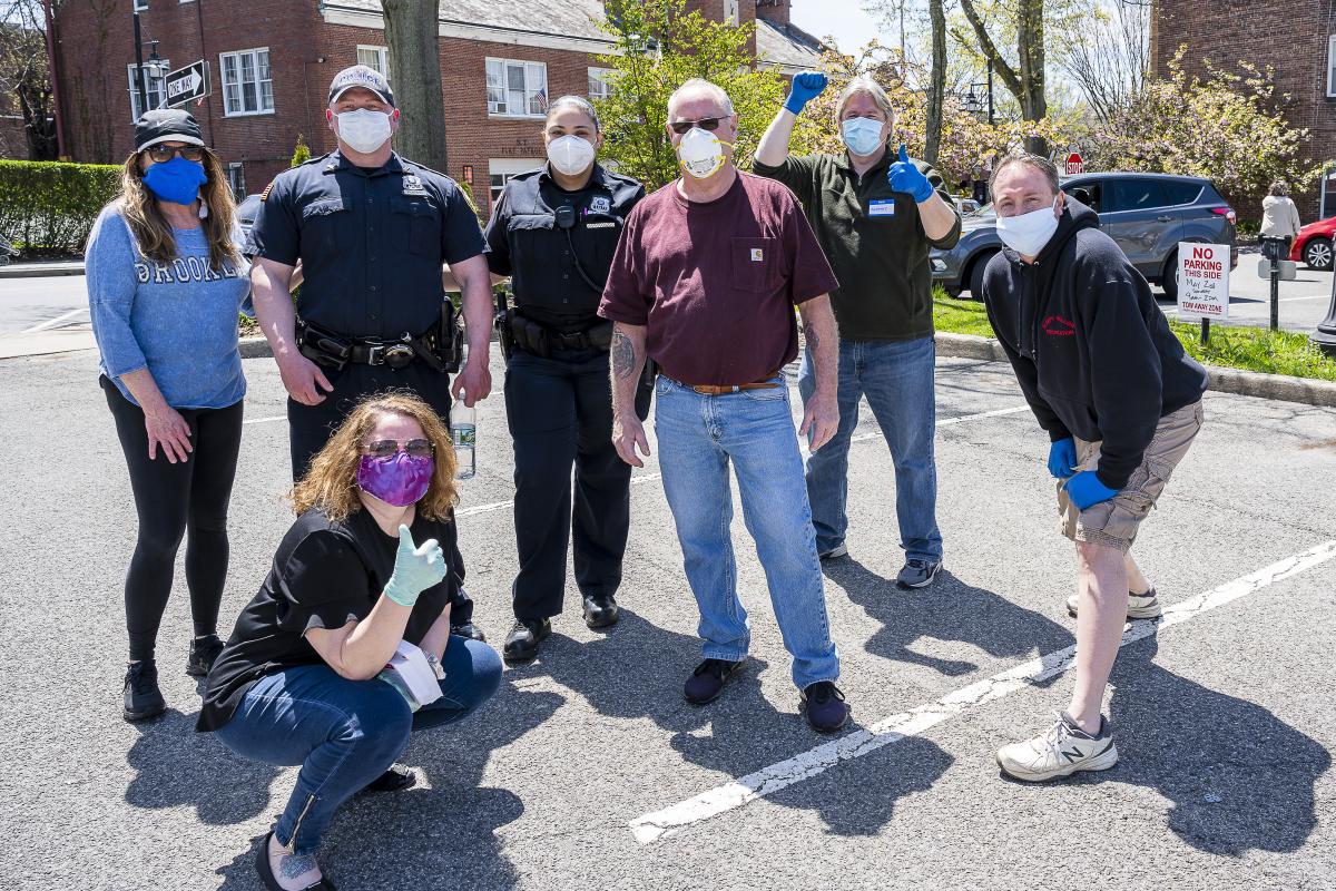 Food Drive with Senator Harckham 12