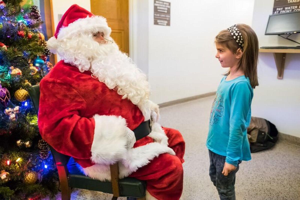 2017 Milk, Cookies, and Pictures with Santa 06