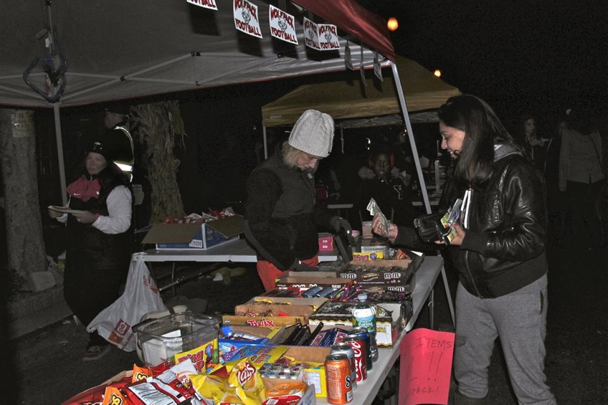 2015 Block Party & Haunted Hayride 01