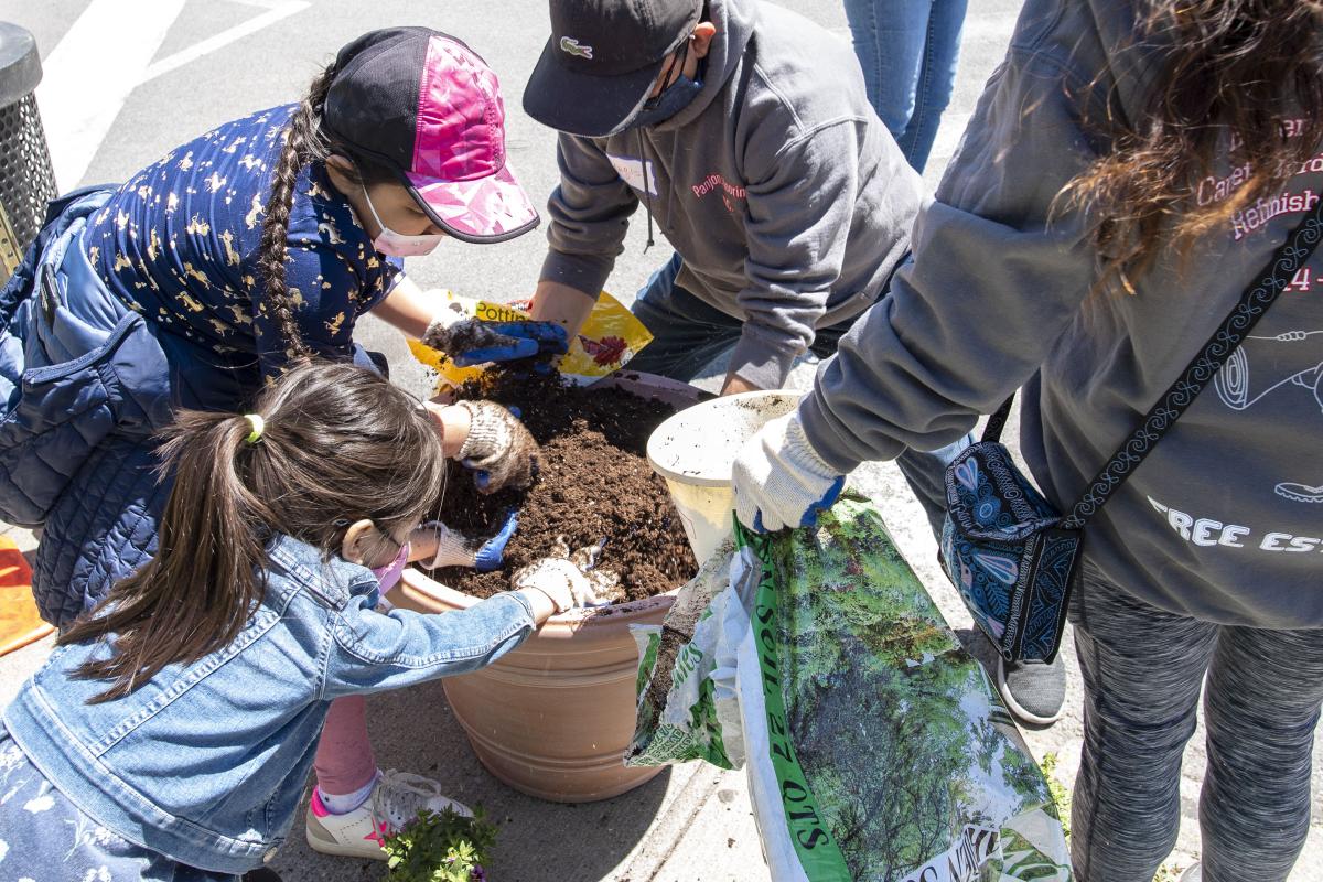 2021 Clean up & Plantings Day 15