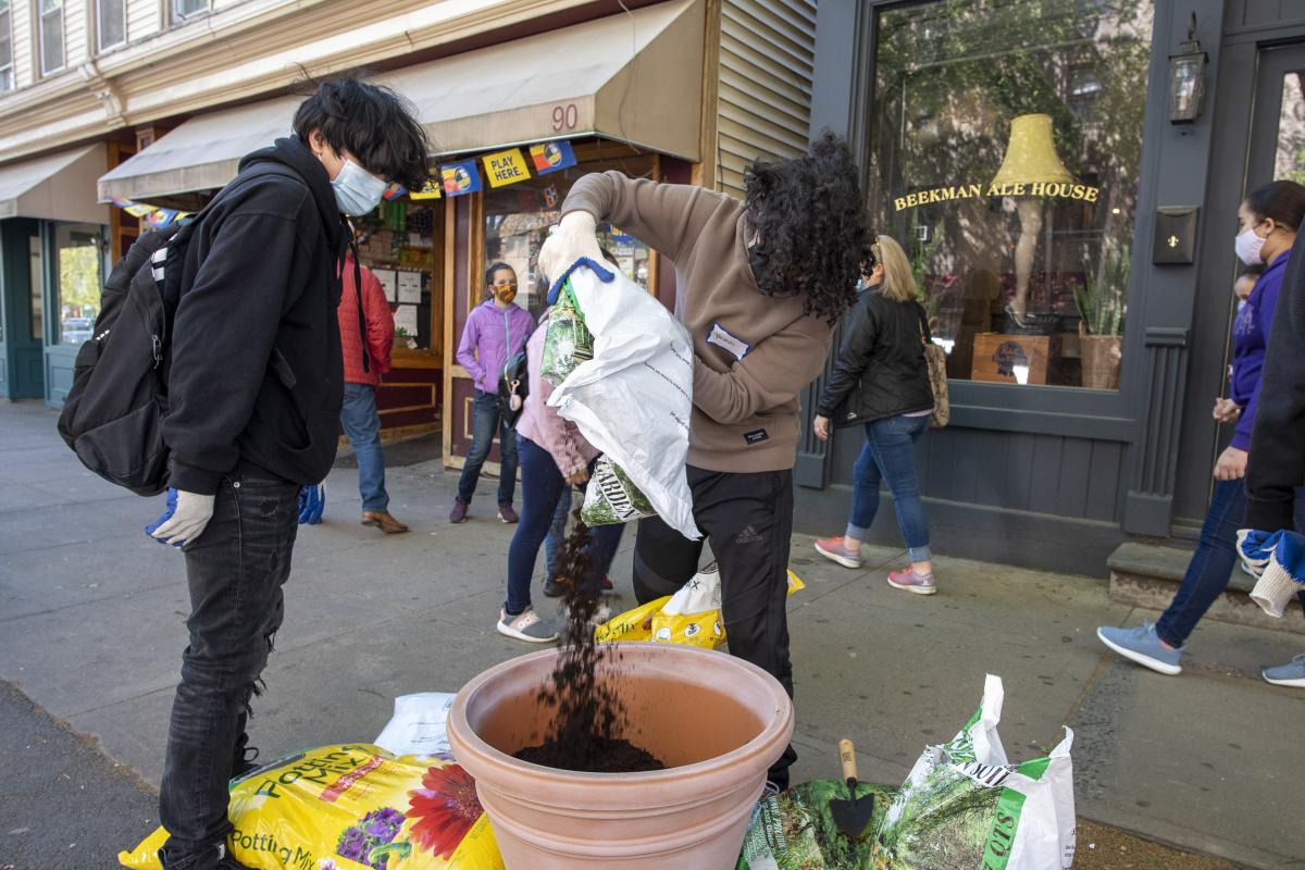 2021 Clean up & Plantings Day 11