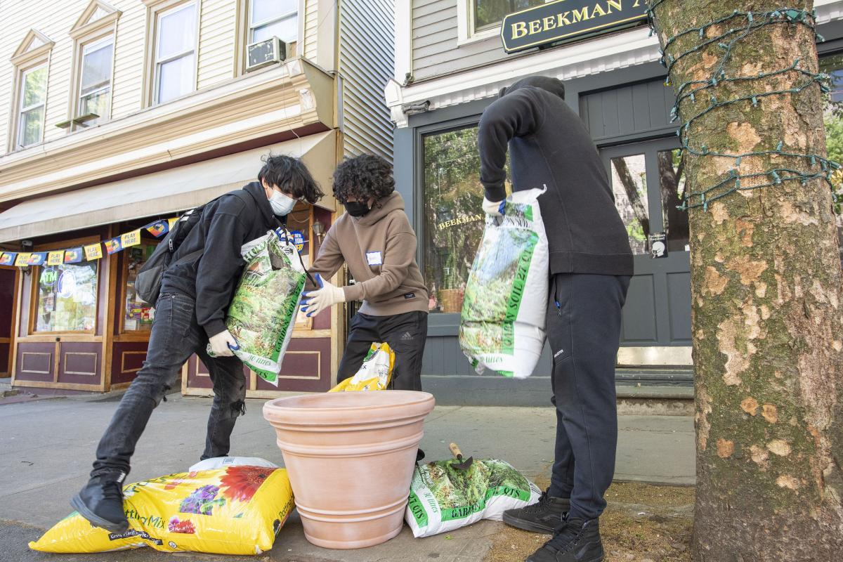 2021 Clean up & Plantings Day 10