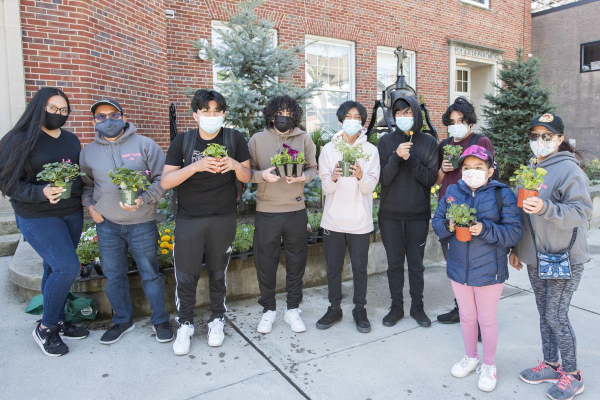 2021 Clean up & Plantings Day 01